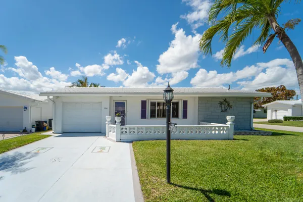 $347,000 | 1601 Southwest 18th Street, Boynton Beach, FL 33426