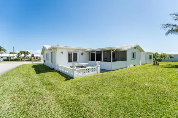 $347,000 | 1601 Southwest 18th Street, Boynton Beach, FL 33426