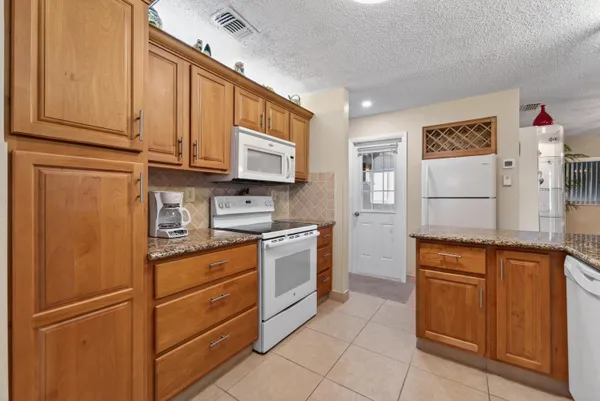 $347,000 | 1601 Southwest 18th Street, Boynton Beach, FL 33426