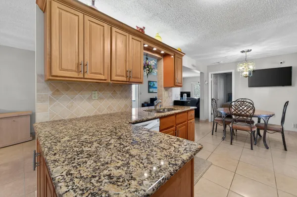 $347,000 | 1601 Southwest 18th Street, Boynton Beach, FL 33426