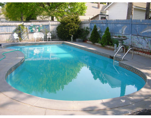 42 Fairview Road Stoneham, MA 02180 - Photo 2 of 9 Gallery Image 2
