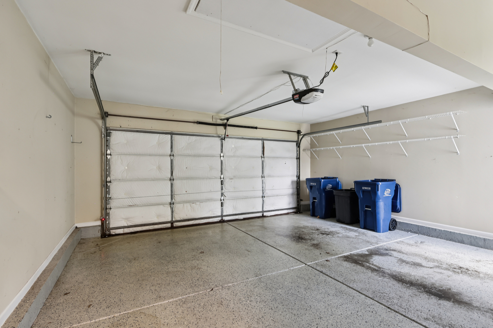 257 Indian Ridge Lane Lake Villa, IL 60046 - Photo 16 of 38 a view of a garage