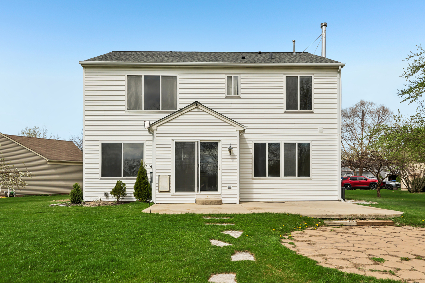 257 Indian Ridge Lane Lake Villa, IL 60046 - Photo 5 of 38 a view of a house with a yard