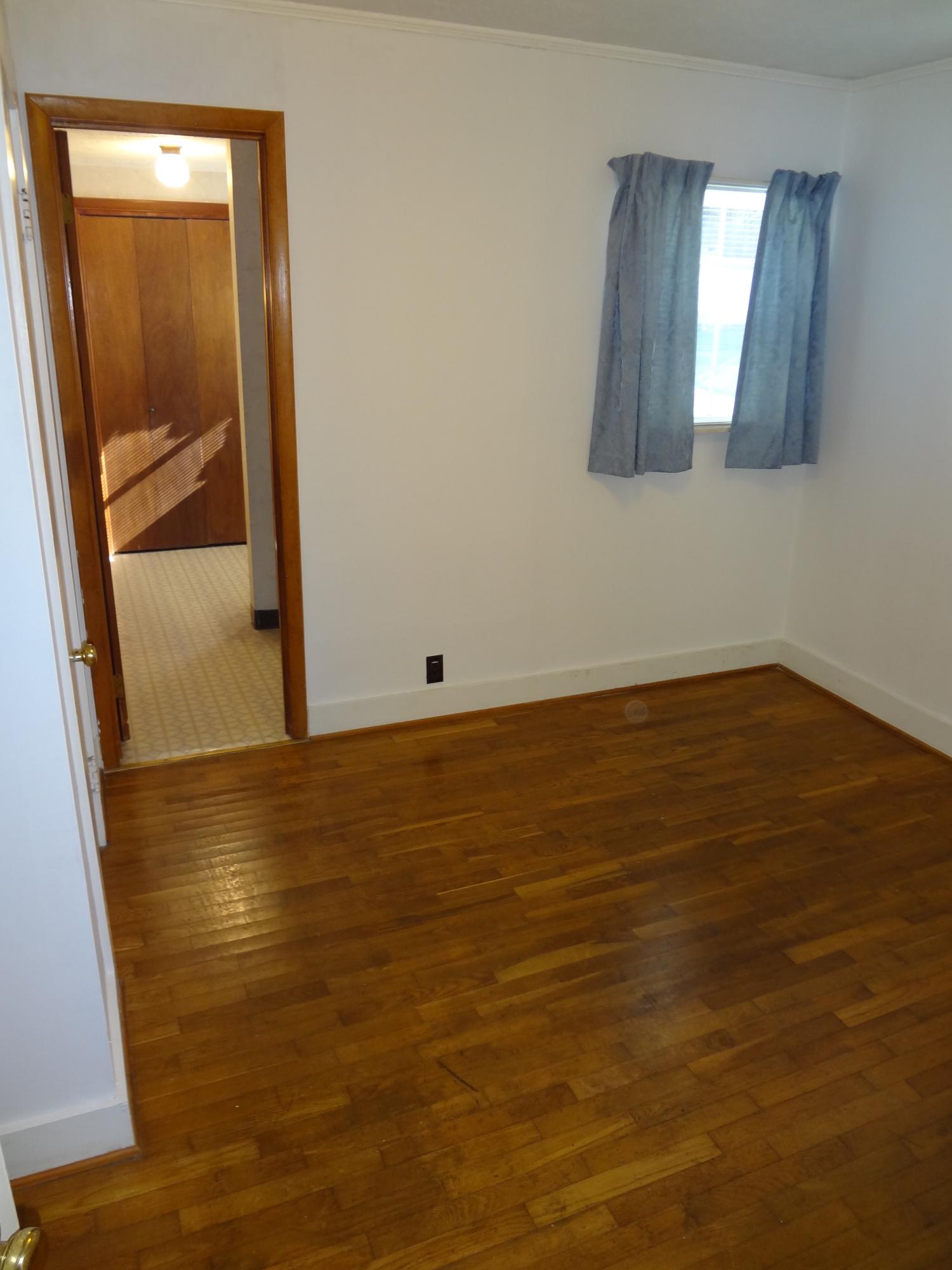 170 Tub Springs Road Harriman, TN 37748 - Photo 25 of 32 Master Bedroom