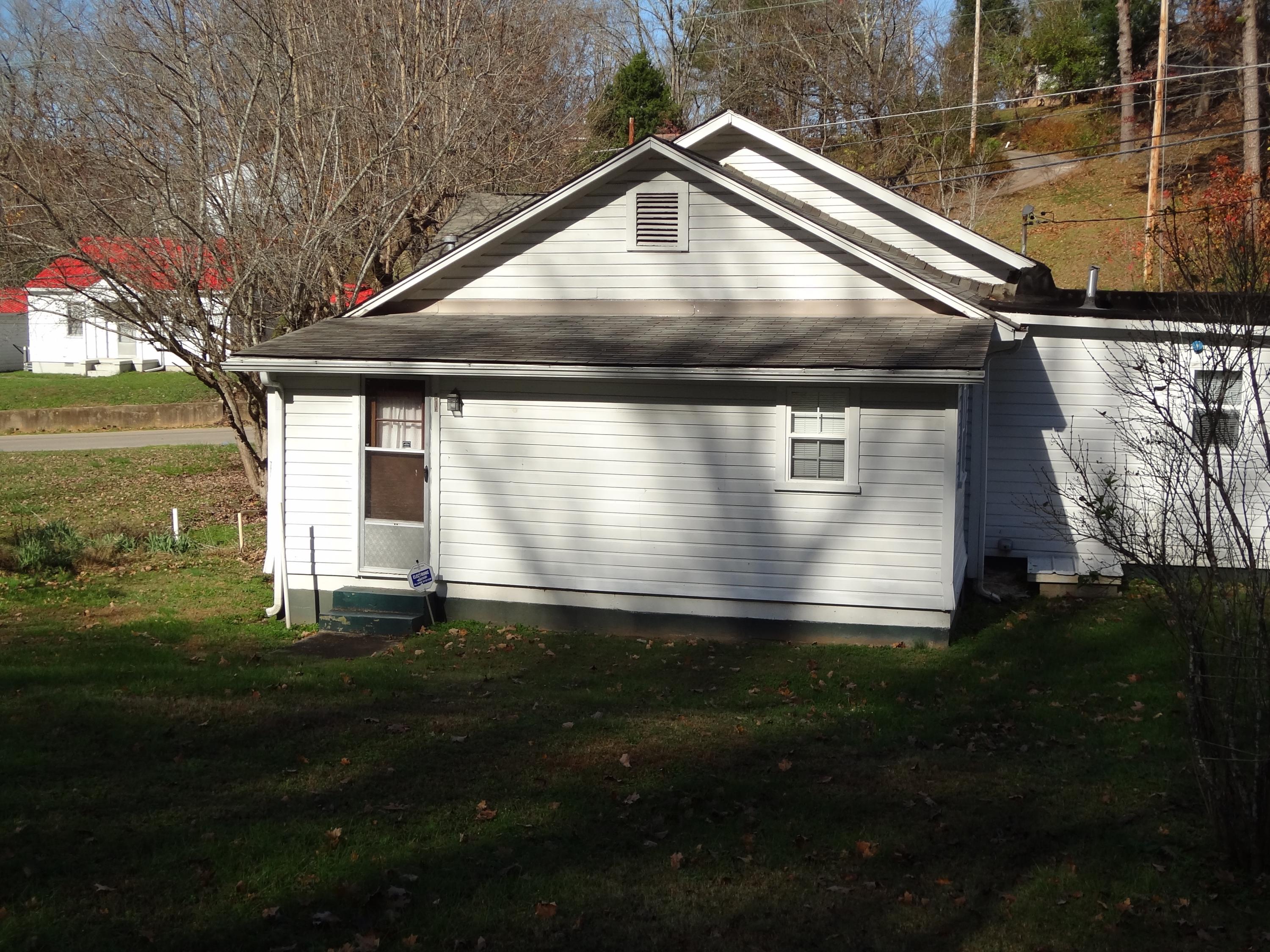 170 Tub Springs Road Harriman, TN 37748 - Photo 7 of 32 Back View