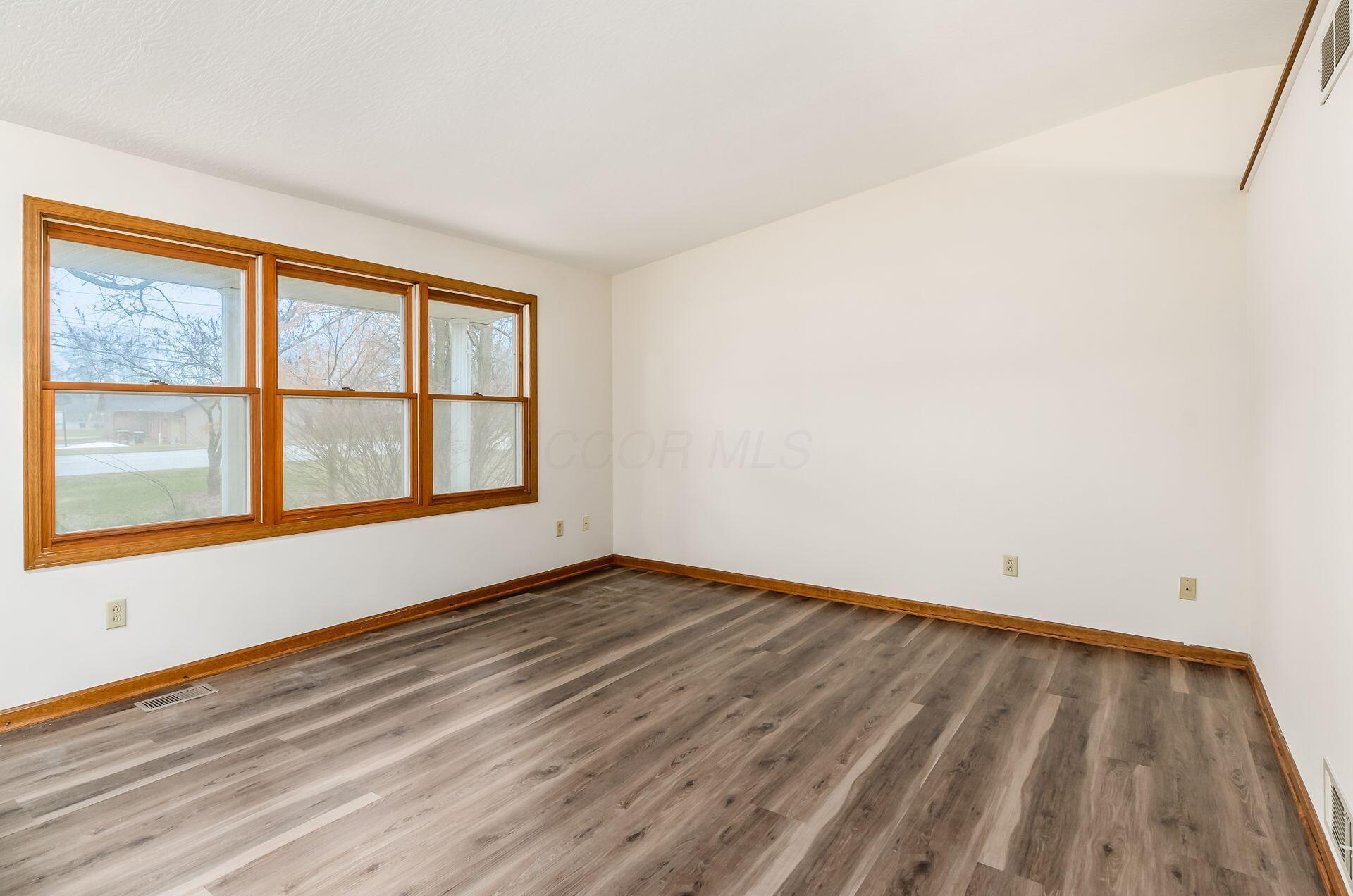 6245 Big Walnut Road Galena, OH 43021 - Photo 7 of 48 Welcome Home! 6245 Big Walnut Road, Galena, OH 43021
