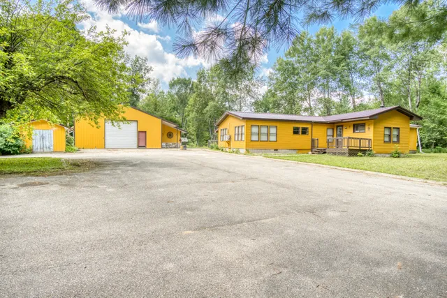 $228,000 | 8271 Lakola Road, Tustin, MI 49688