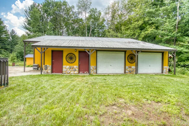 $228,000 | 8271 Lakola Road, Tustin, MI 49688