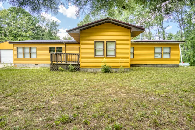 $228,000 | 8271 Lakola Road, Tustin, MI 49688