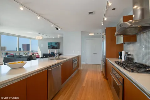 $1,295,000 | 340 East Randolph Street, Unit 3403, Chicago, IL 60601