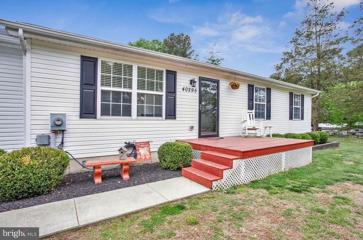 40295 Busy Corner Road Leonardtown, MD 20650 - Photo 4 of 34 Charming home with inviting porch.