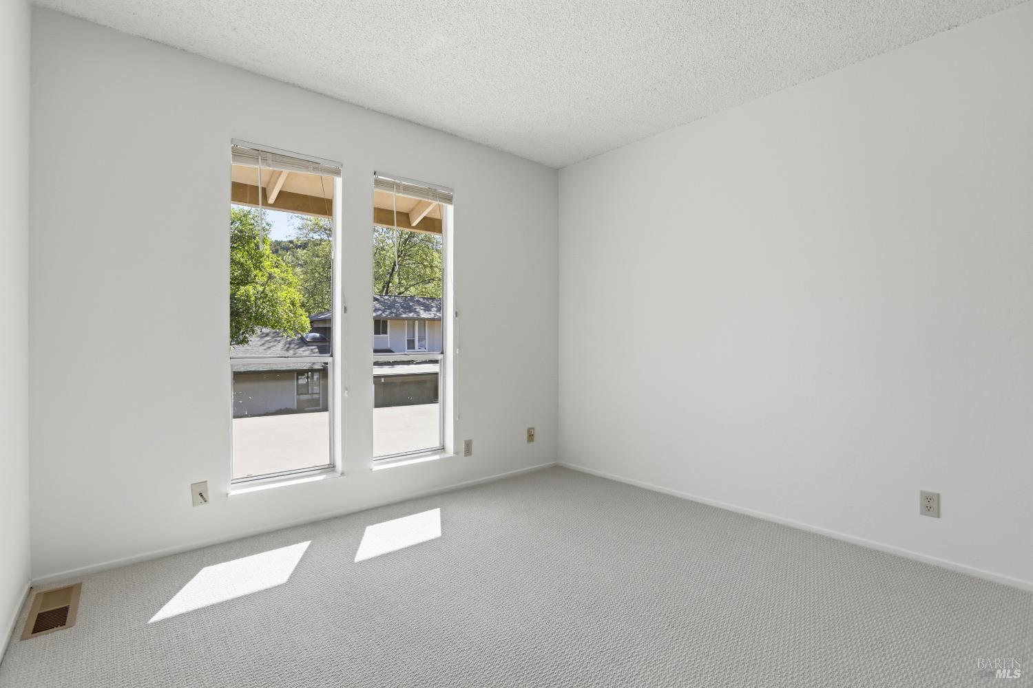 67 Roundtree Boulevard San Rafael, CA 94903 - Photo 12 of 17