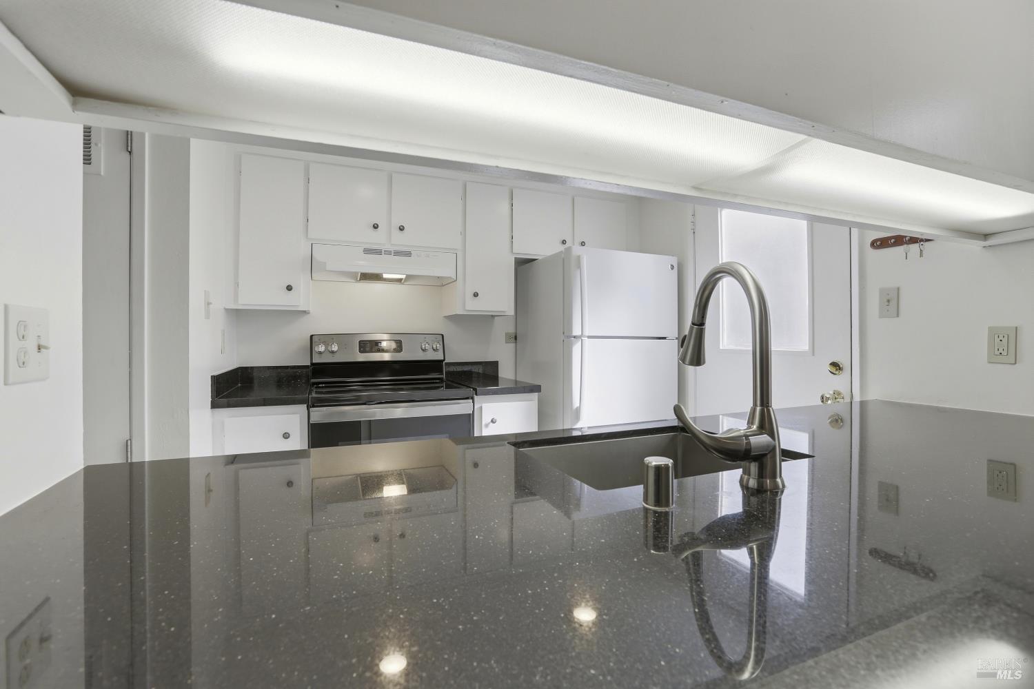 67 Roundtree Boulevard San Rafael, CA 94903 - Photo 7 of 17