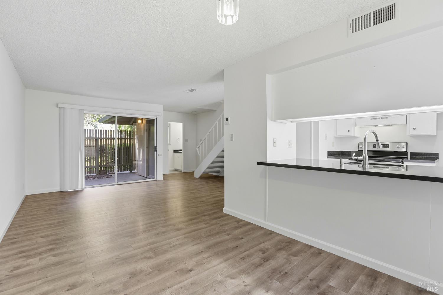 67 Roundtree Boulevard San Rafael, CA 94903 - Photo 8 of 17