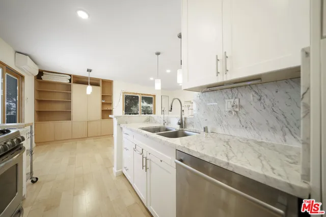 $4,800 | 302 Ashland Avenue, Unit 101, Santa Monica, CA 90405