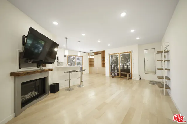 $4,800 | 302 Ashland Avenue, Unit 101, Santa Monica, CA 90405