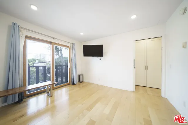 $4,800 | 302 Ashland Avenue, Unit 101, Santa Monica, CA 90405