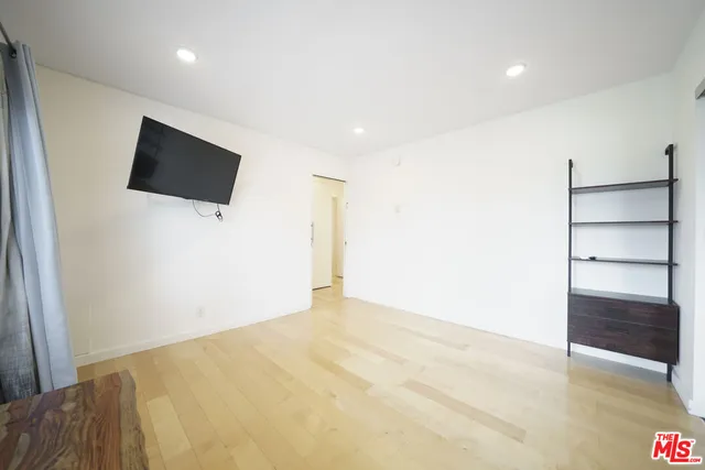 $4,800 | 302 Ashland Avenue, Unit 101, Santa Monica, CA 90405