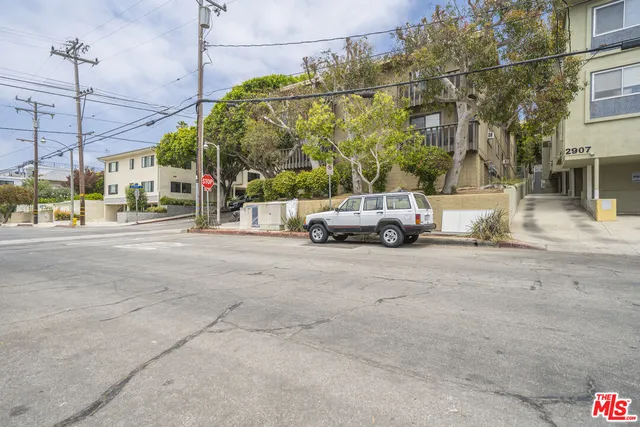 $4,800 | 302 Ashland Avenue, Unit 101, Santa Monica, CA 90405