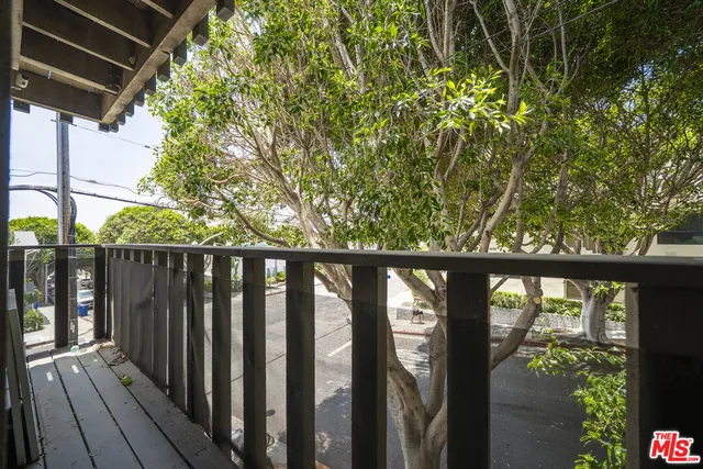 $4,800 | 302 Ashland Avenue, Unit 101, Santa Monica, CA 90405