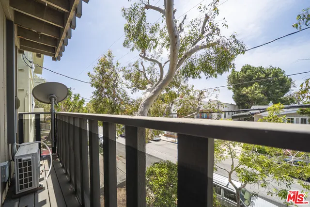 $4,800 | 302 Ashland Avenue, Unit 101, Santa Monica, CA 90405