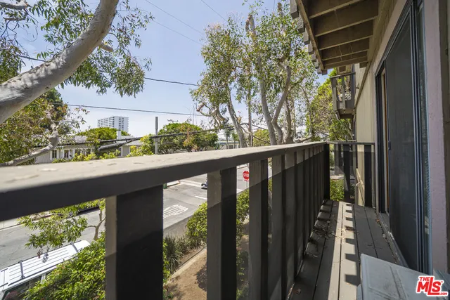 $4,800 | 302 Ashland Avenue, Unit 101, Santa Monica, CA 90405