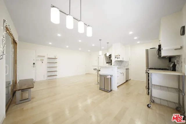 $4,800 | 302 Ashland Avenue, Unit 101, Santa Monica, CA 90405