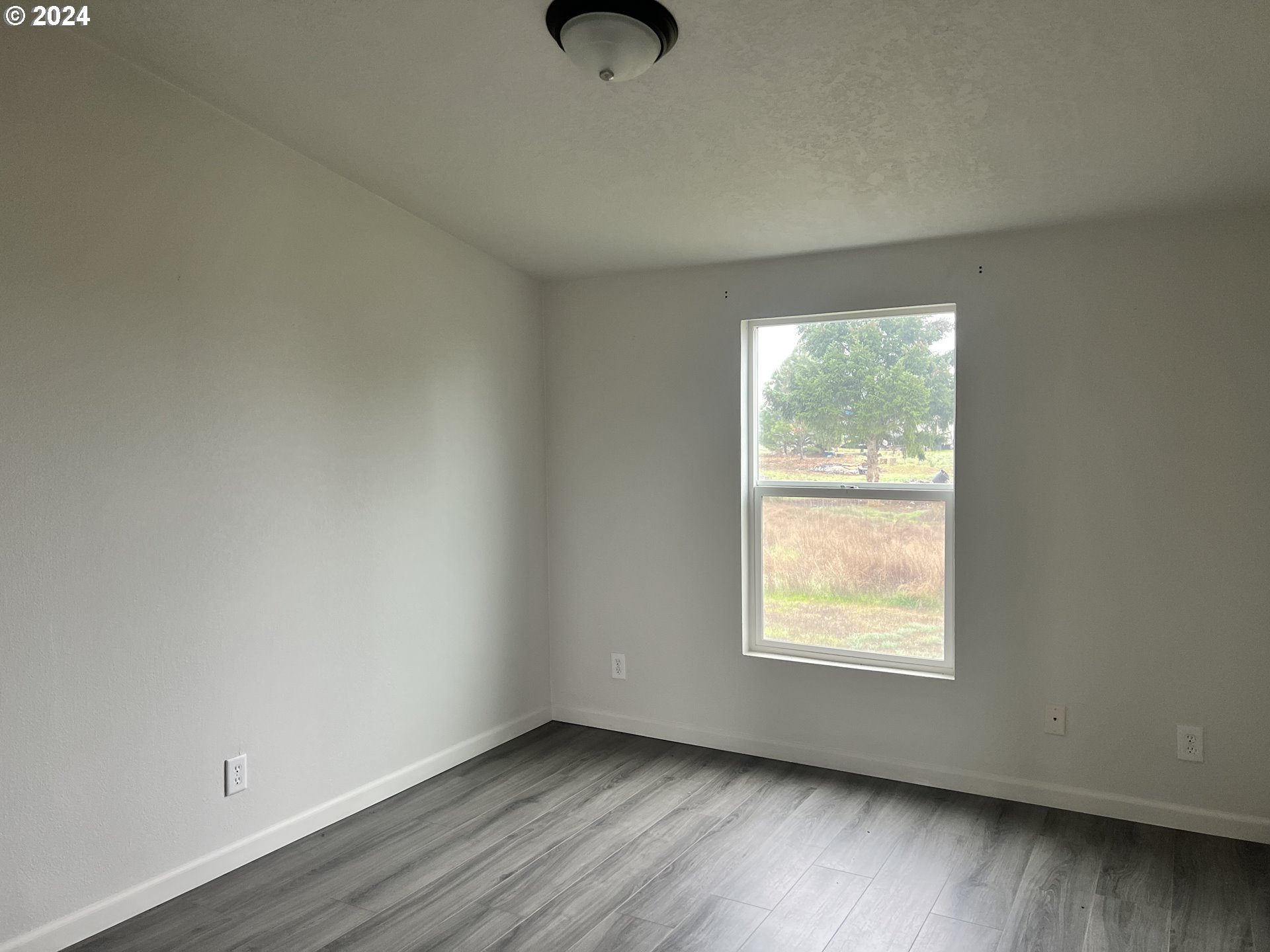 6884 Lookingglass Road Roseburg, OR 97471 - Photo 4 of 13 Gallery Image 4
