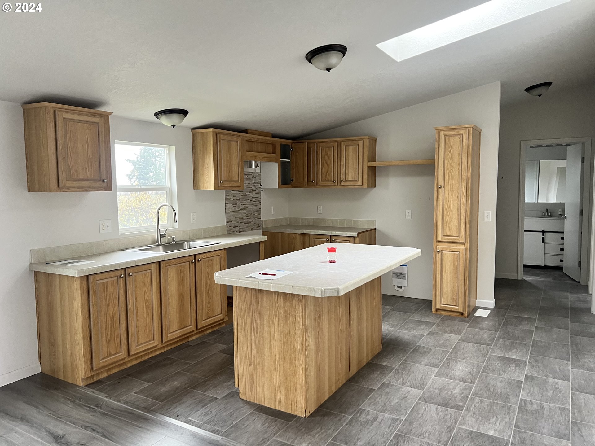 6884 Lookingglass Road Roseburg, OR 97471 - Photo 8 of 13 Gallery Image 8
