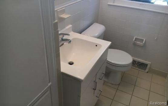 1823 Bradford Road Birmingham, MI 48009 - Photo 24 of 33