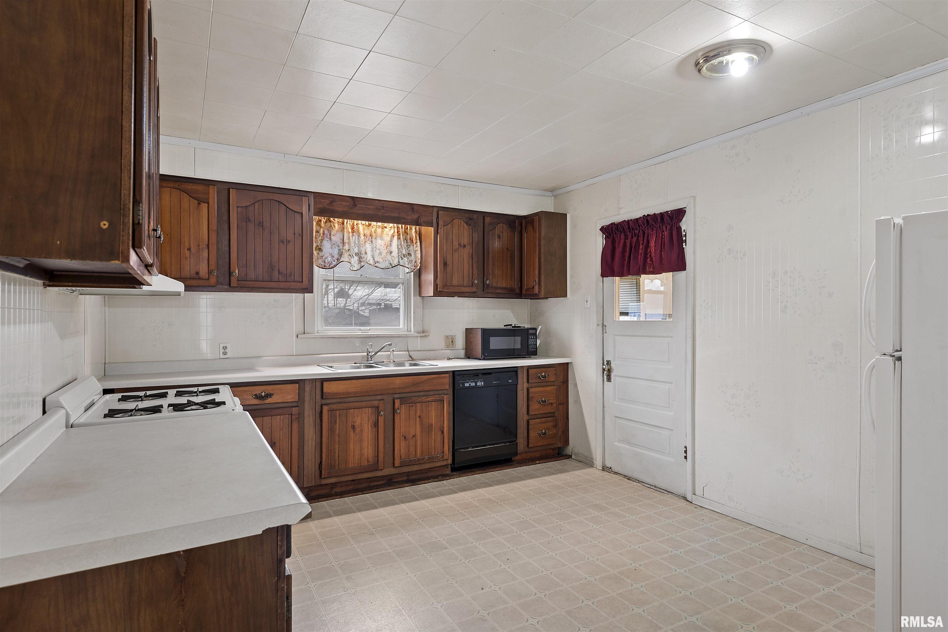 630 West Maple Avenue North Springfield, IL 62702 - Photo 12 of 28