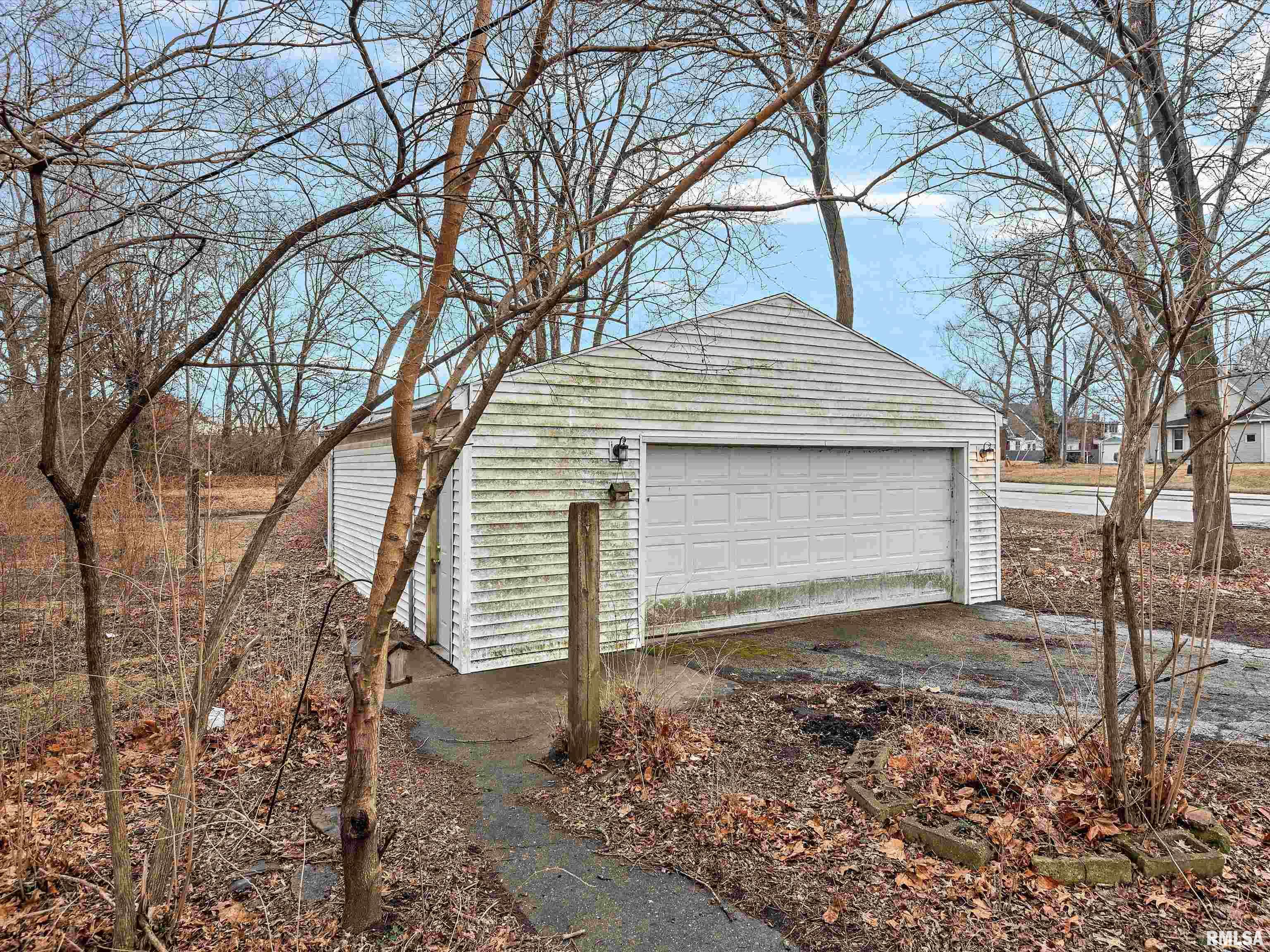 630 West Maple Avenue North Springfield, IL 62702 - Photo 27 of 28