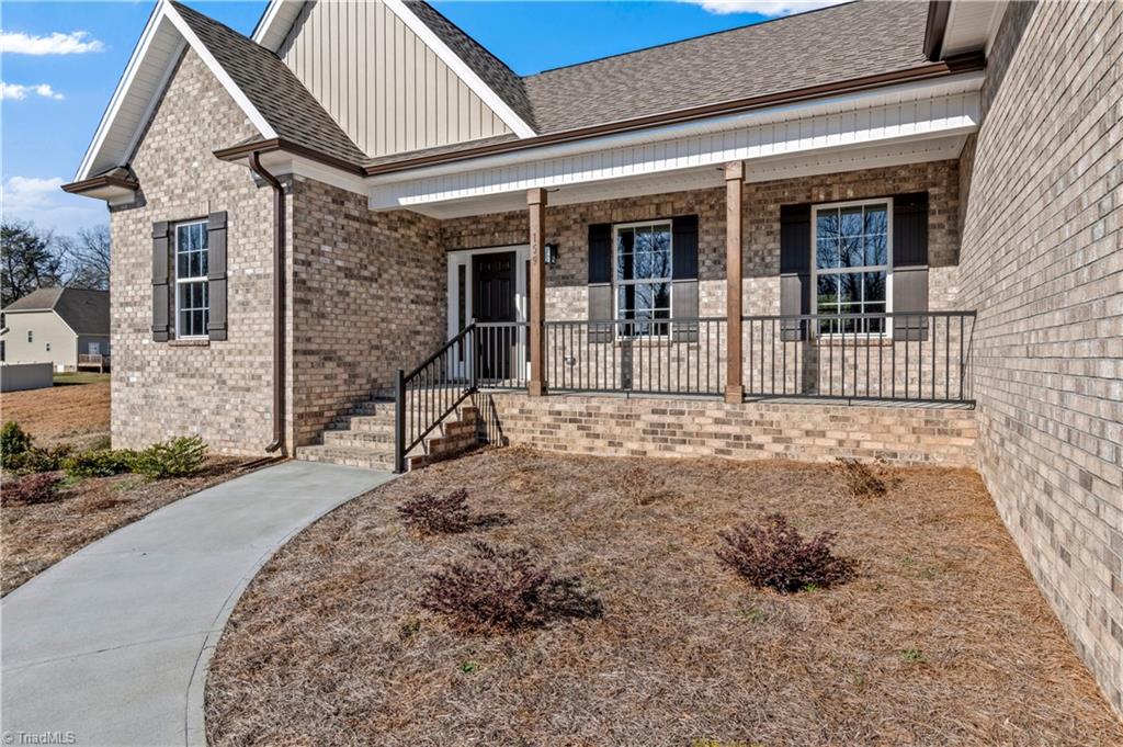 159 Wynnfall Drive Lexington, NC 27295 - Photo 4 of 27 Front of 159 Wynnfall