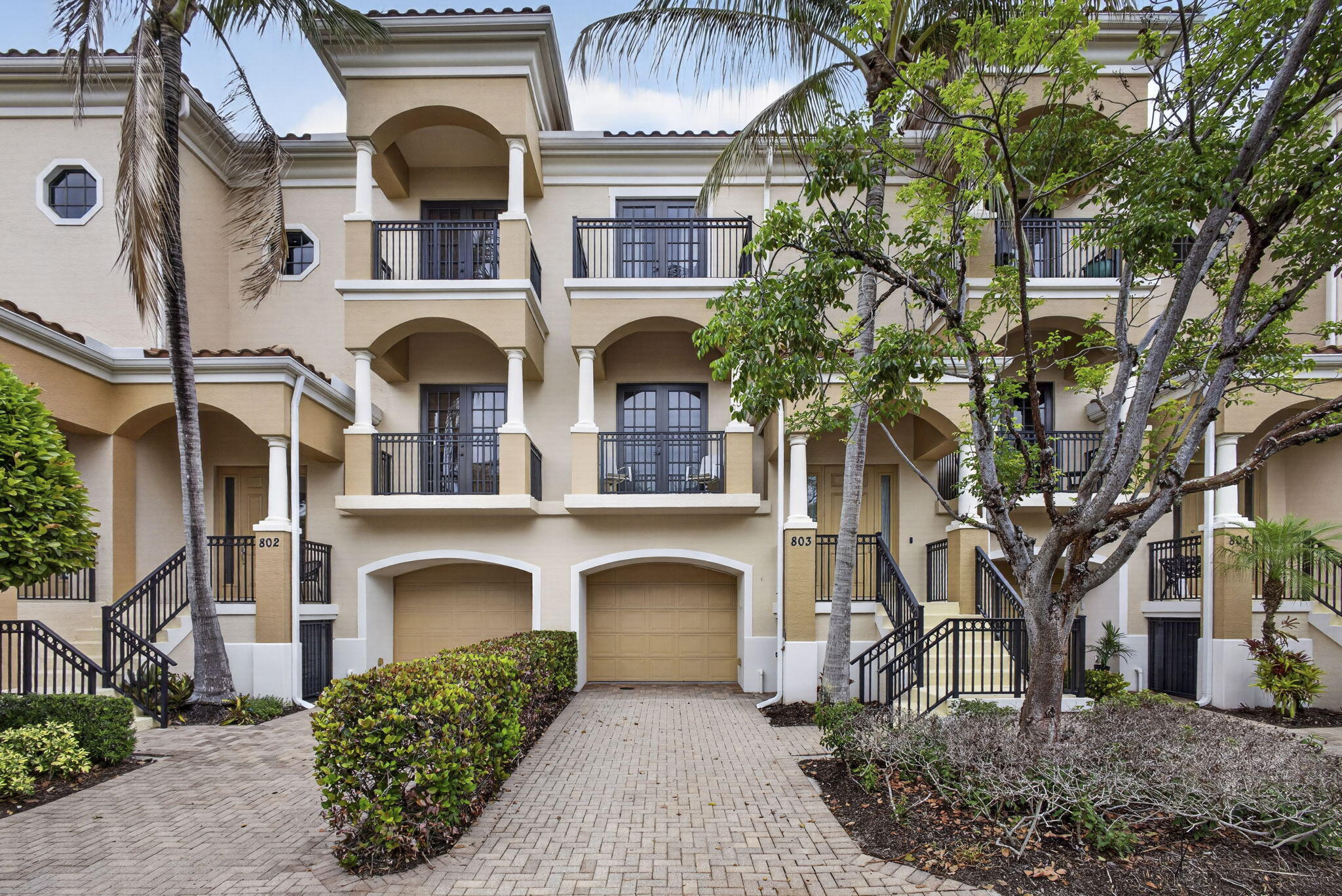 803 Del Sol Circle Tequesta, FL 33469 - Photo 3 of 62 2-web-or-mls-BS1A8158