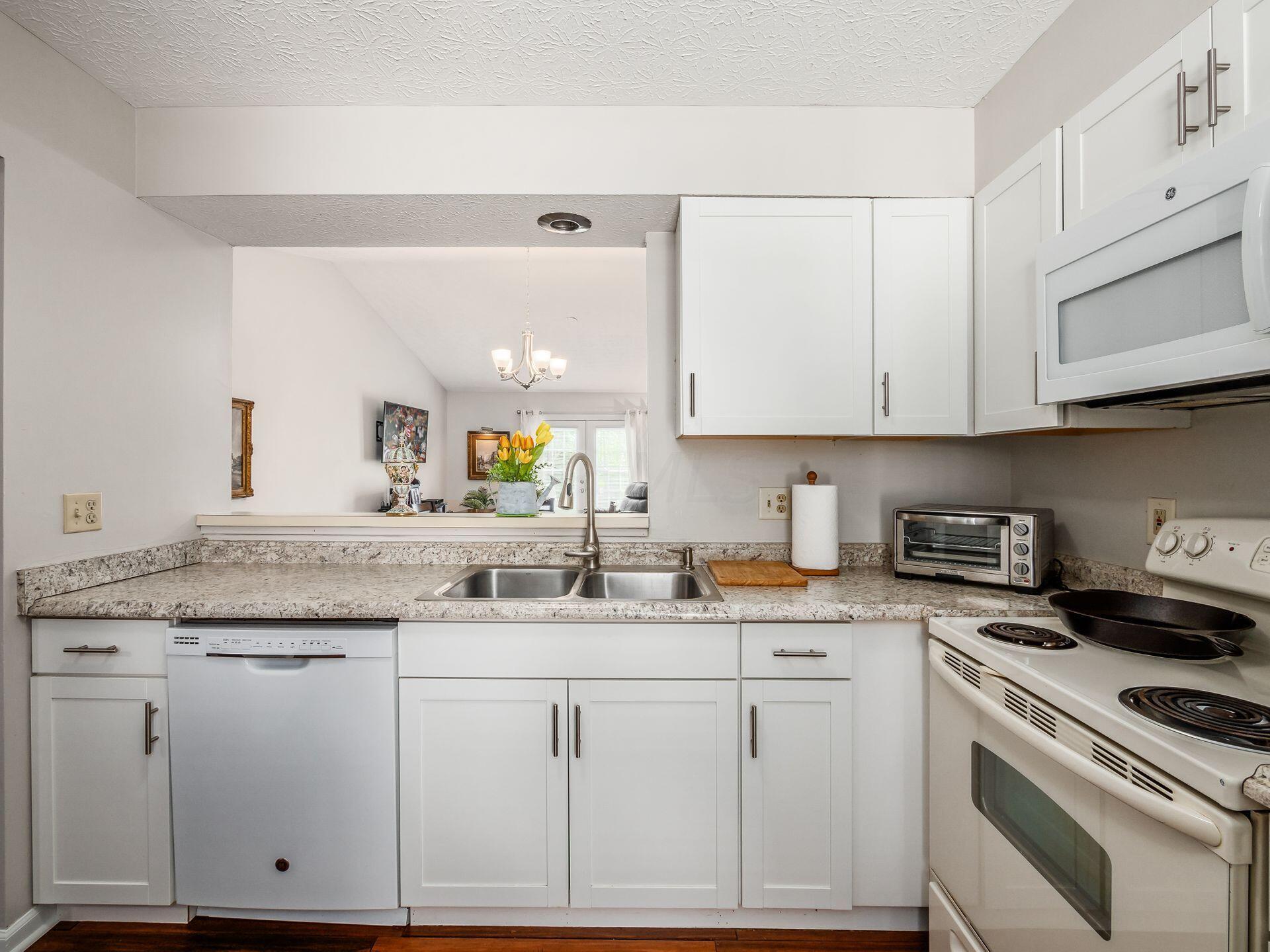 4811 Drayton Road, Unit 813 Hilliard, OH 43026 - Photo 6 of 45
