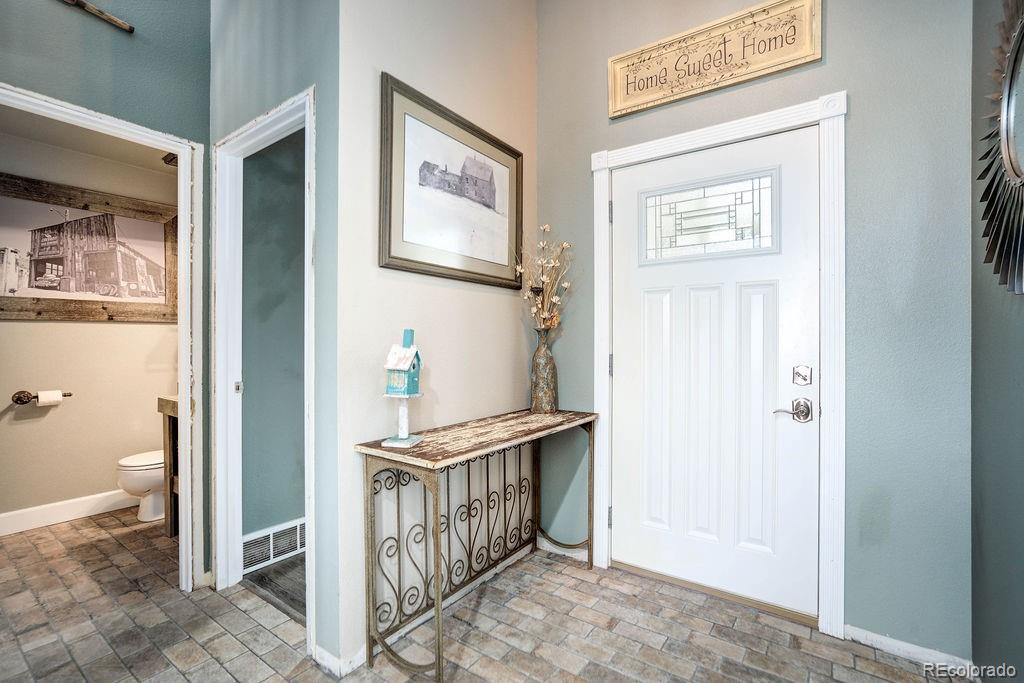 1918 Overlook Drive Fort Collins, CO 80526 - Photo 3 of 40