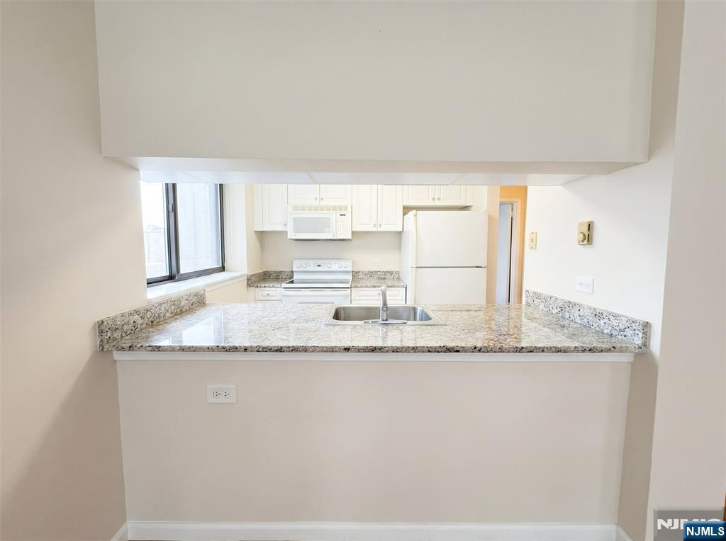 100 Old Palisade Road, Unit 2201 Fort Lee, NJ 07024 - Photo 6 of 17