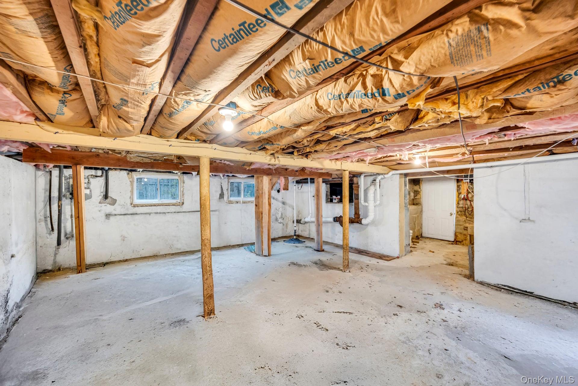 21 Ireland Place Copiague, NY 11726 - Photo 26 of 26