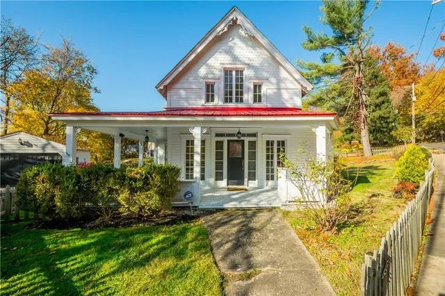 $1,800 | 1512 Beaver Street, Sewickley, PA 15143