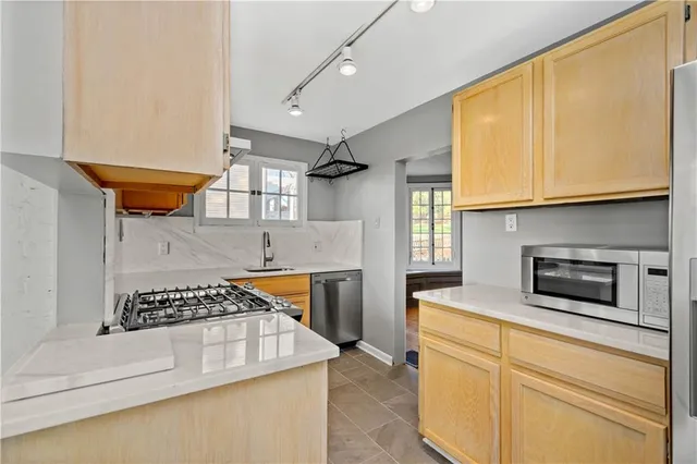 $1,800 | 1512 Beaver Street, Sewickley, PA 15143