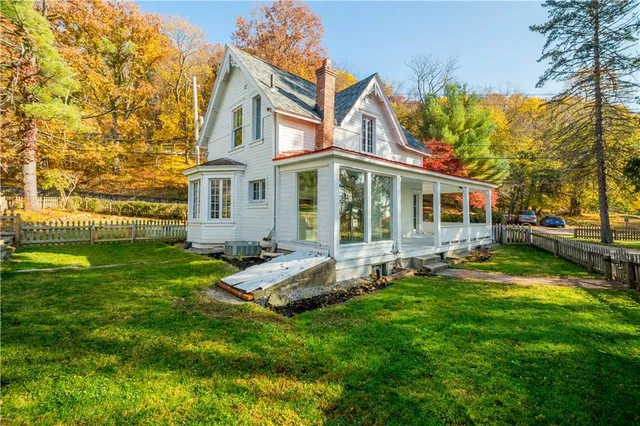 $1,800 | 1512 Beaver Street, Sewickley, PA 15143