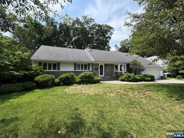 $879,000 | 31 Congress Road, Emerson, NJ 07630