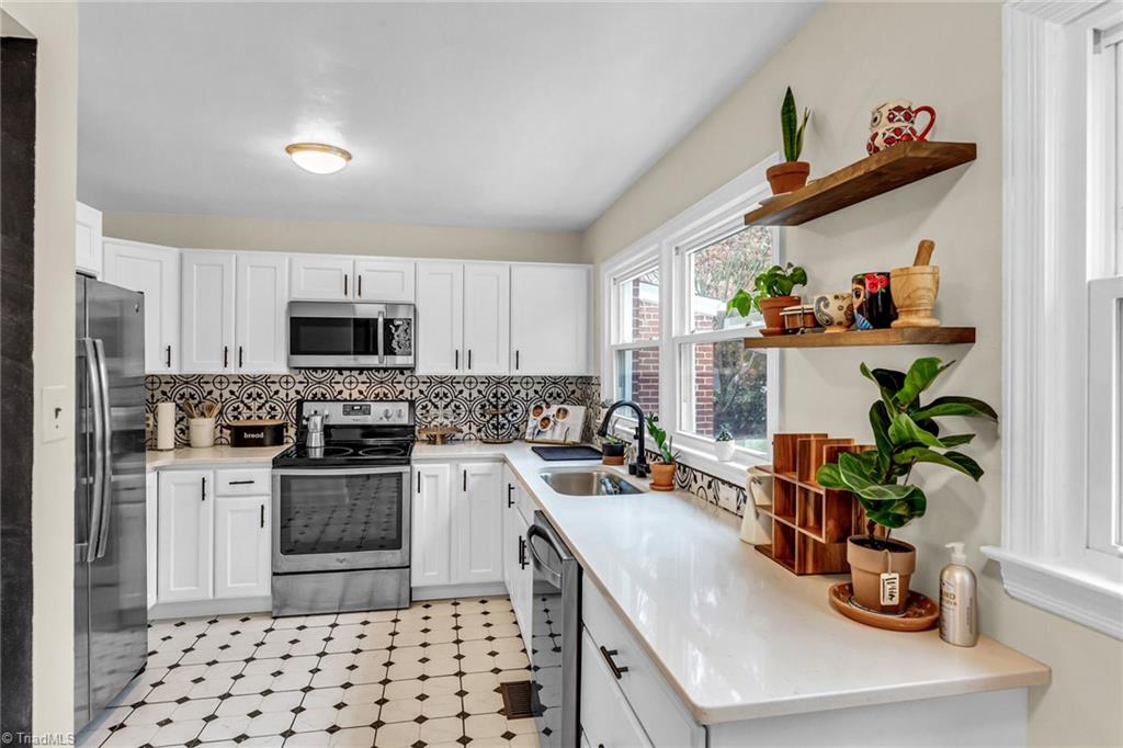 215 South Lindell Road Greensboro, NC 27403 - Photo 15 of 35