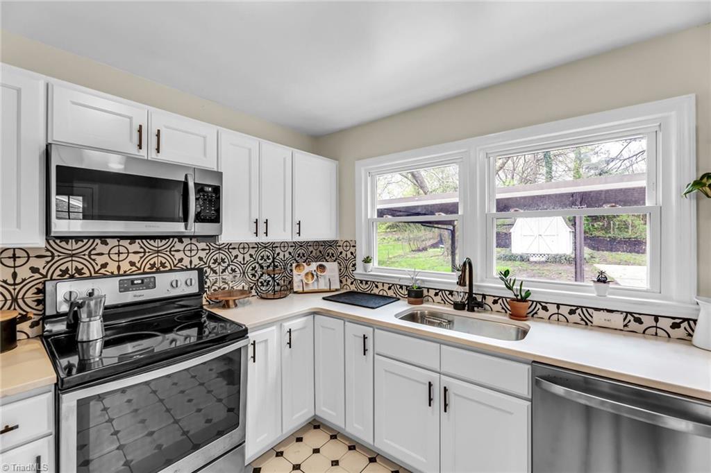 215 South Lindell Road Greensboro, NC 27403 - Photo 16 of 35