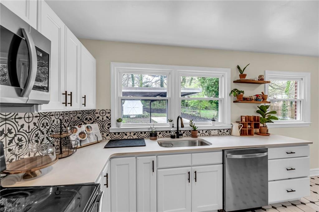 215 South Lindell Road Greensboro, NC 27403 - Photo 17 of 35
