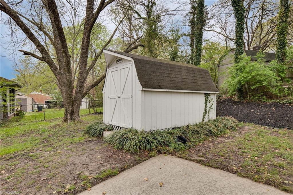 215 South Lindell Road Greensboro, NC 27403 - Photo 31 of 35