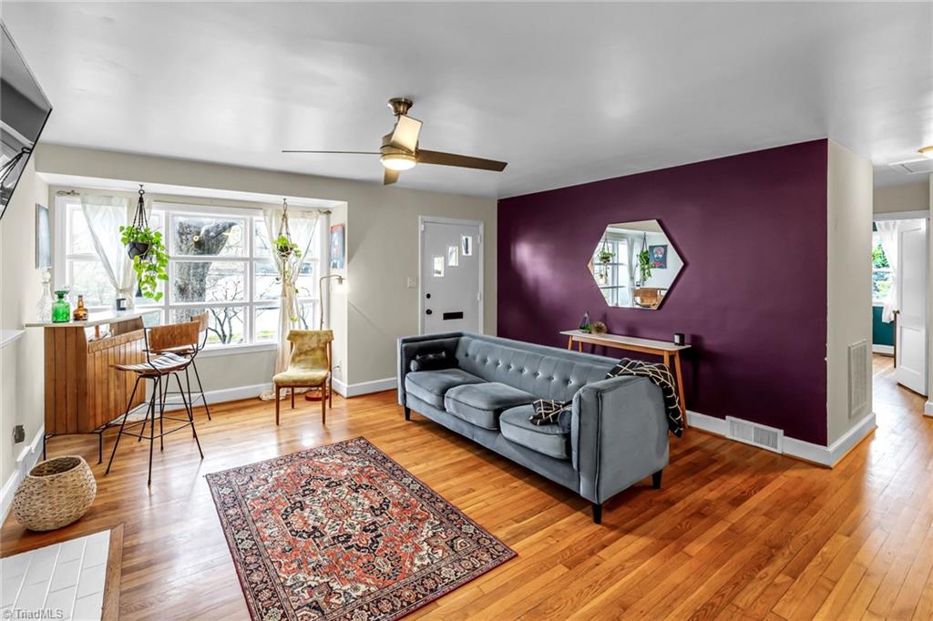 215 South Lindell Road Greensboro, NC 27403 - Photo 8 of 35