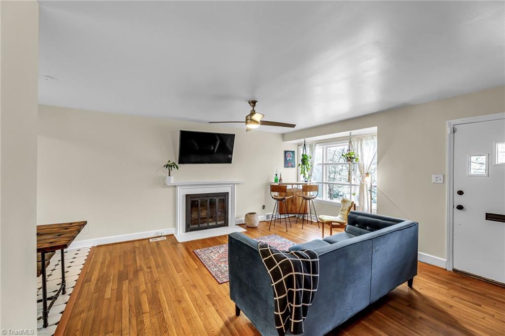 215 South Lindell Road Greensboro, NC 27403 - Photo 10 of 35