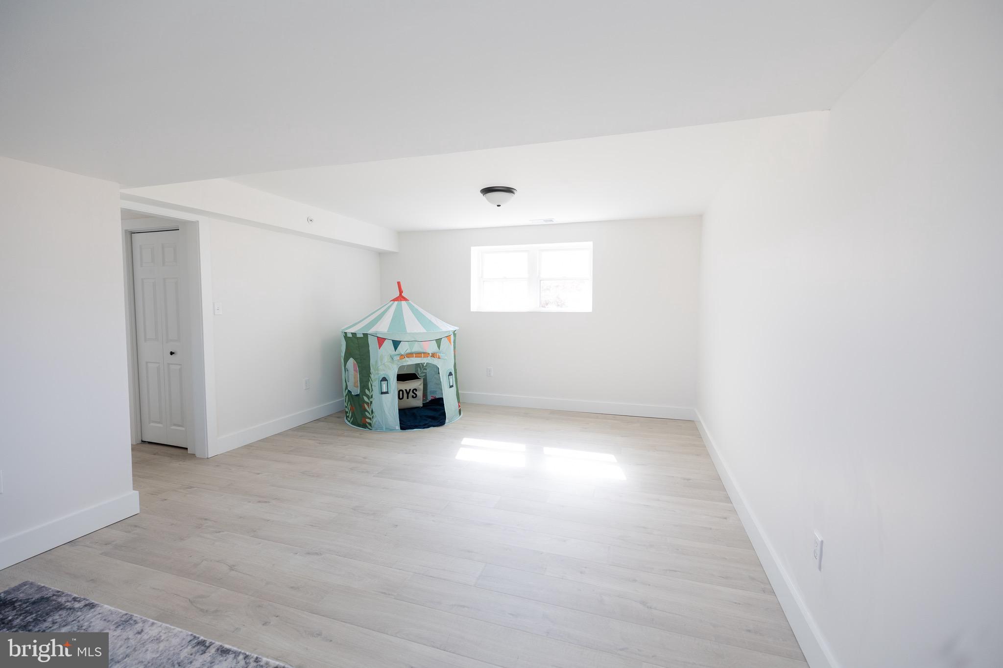 6 Valley Bend Road Westminster, MD 21157 - Photo 32 of 41 an empty room with windows