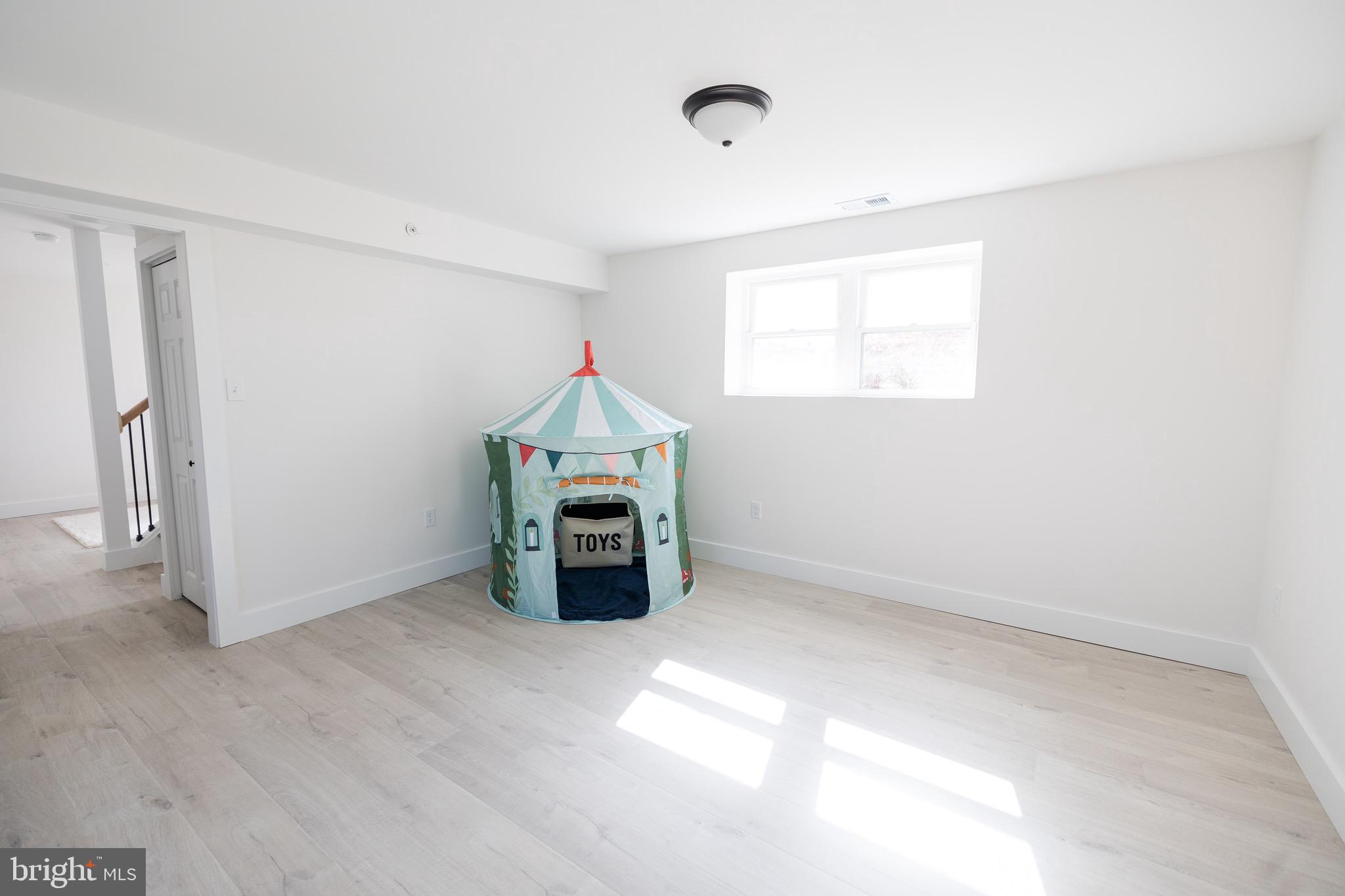6 Valley Bend Road Westminster, MD 21157 - Photo 35 of 41 an empty room with windows